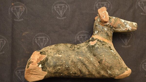 Une statue en bois du dieu Anubis - Sputnik Afrique