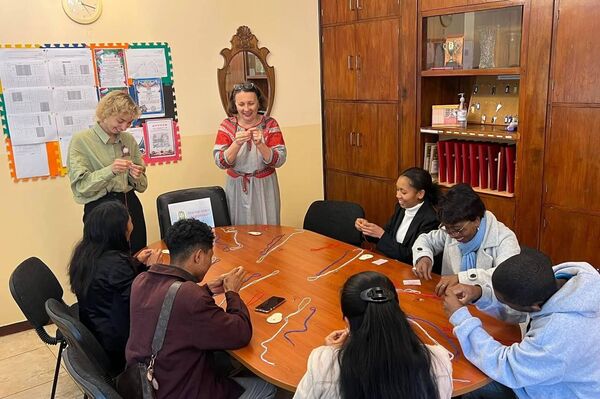 Russian Language Day Celebrated in Madagascar with Culture & Unity Russian Language Day Celebrated in Madagascar with Culture & Unity - Sputnik Africa