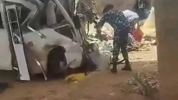 Tragédie au Nigeria: au moins 20 sportifs périssent dans un accident de bus - Sputnik Afrique