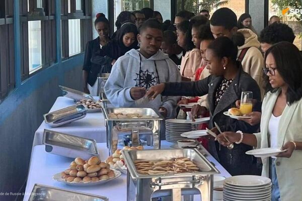 Journée de la langue russe à Madagascar: culture et unité à l'honneur Journée de la langue russe à Madagascar: culture et unité à l'honneur - Sputnik Afrique