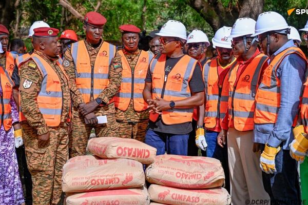 Embellissement du Burkina Faso: le gouvernement offre 150 tonnes de ciment Embellissement du Burkina Faso: le gouvernement offre 150 tonnes de ciment - Sputnik Afrique