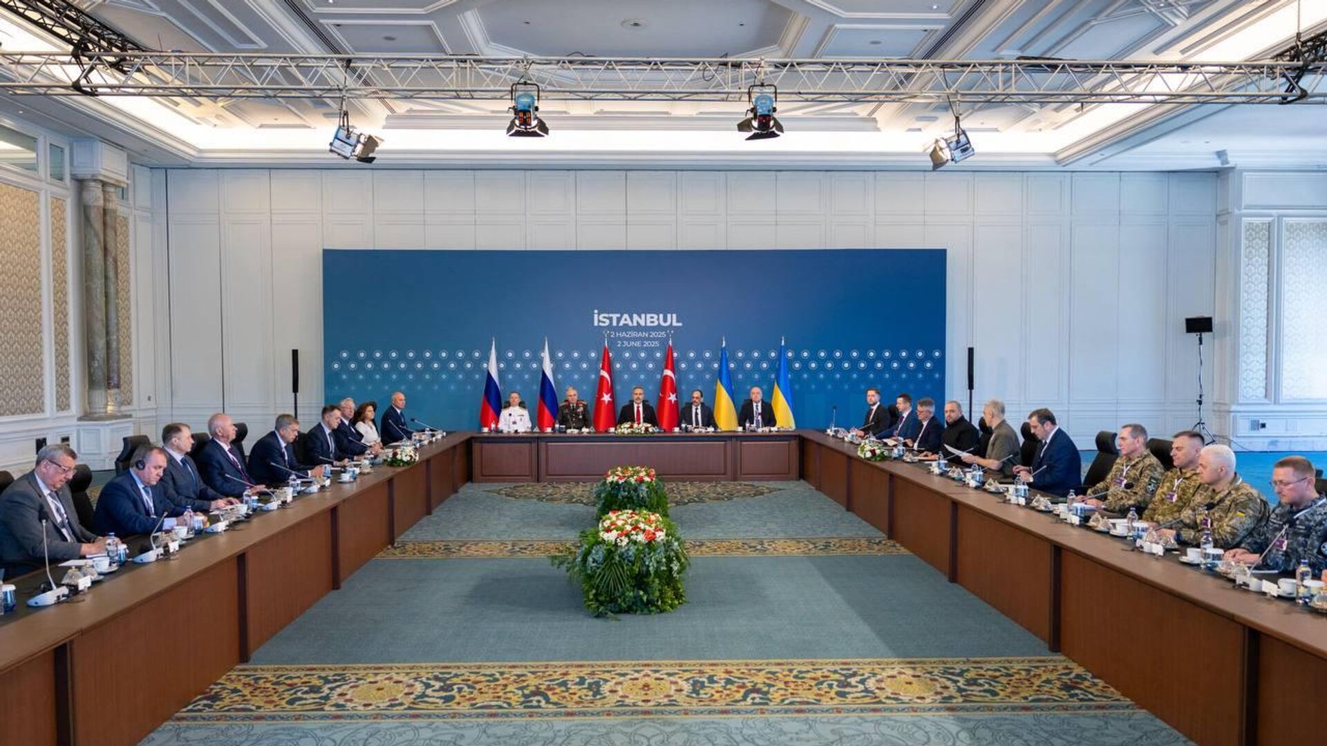 UKRAINIAN DELEGATION CAUGHT LEAKING TALKS IN REAL-TIME UKRAINIAN DELEGATION CAUGHT LEAKING TALKS IN REAL-TIME - Sputnik Africa, 1920, 03.06.2025