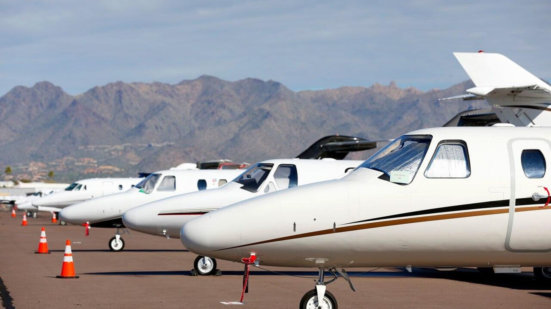 Nigeria Grounds 60 Private Jets Over Unpaid Duties, Owners Lobby Presidency to Overturn the Grounding Nigeria Grounds 60 Private Jets Over Unpaid Duties, Owners Lobby Presidency to Overturn the Grounding - Sputnik Africa, 1920, 05.06.2025