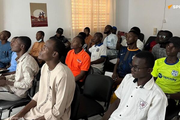 🪶 Le Niger, le Burkina Faso et la Guinée ont célébré l'anniversaire d'un grand poète russe aux origines africaines 🪶 Le Niger, le Burkina Faso et la Guinée ont célébré l'anniversaire d'un grand poète russe aux origines africaines - Sputnik Afrique