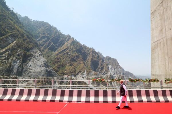 #viral | Indian PM Modi Launches World's Highest Railway Bridge - Sputnik Africa