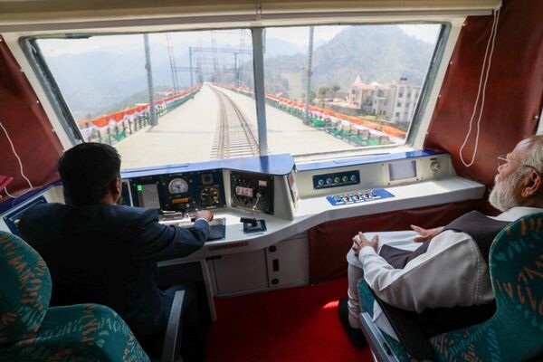 #viral | Indian PM Modi Launches World's Highest Railway Bridge - Sputnik Africa