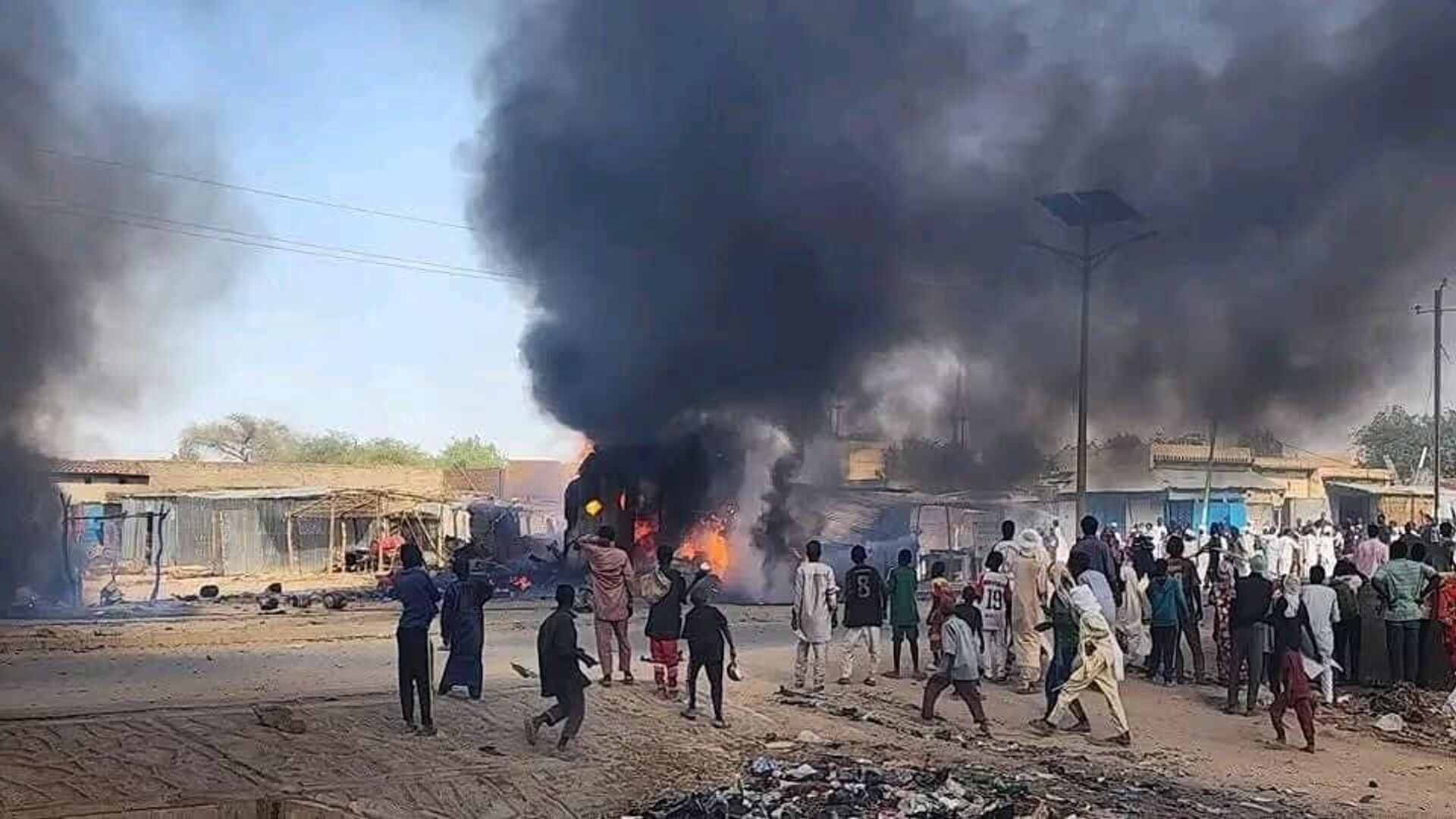 Un incendie majeur frappe un dépôt de gaz et de carburant au Tchad - Sputnik Afrique, 1920, 10.06.2025