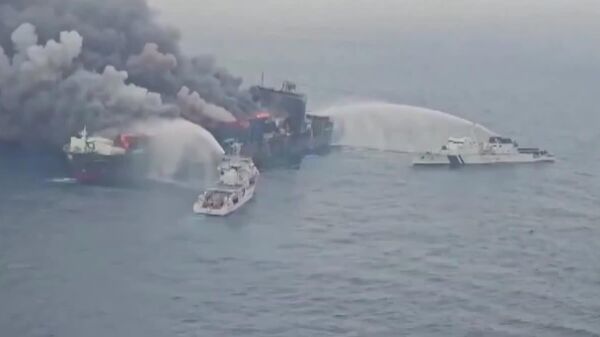 #viral | Ship Inferno Off Indian Coast: 18 Rescued, 4 Missing in Ongoing Emergency - Sputnik Africa