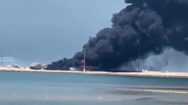 #viral | Iran's Bandar Dayyer Port Disaster: Huge Methanol Fire Kills 3, Leaves 10 Hurt - Sputnik Africa