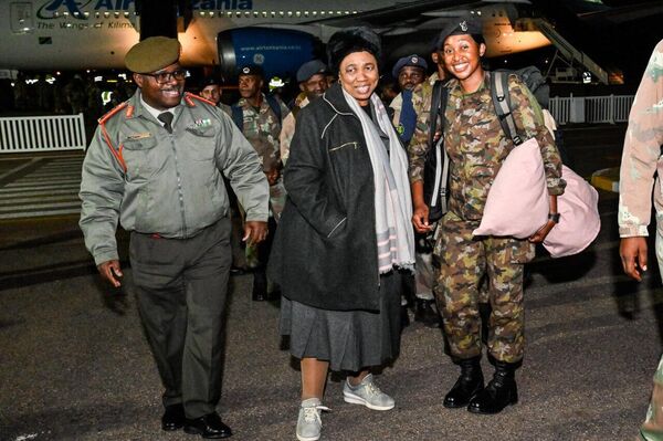 First Group of South African Troops Arrives Home, Defense Ministry Says - Sputnik Africa