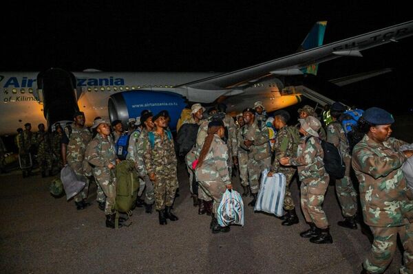 First Group of South African Troops Arrives Home, Defense Ministry Says - Sputnik Africa