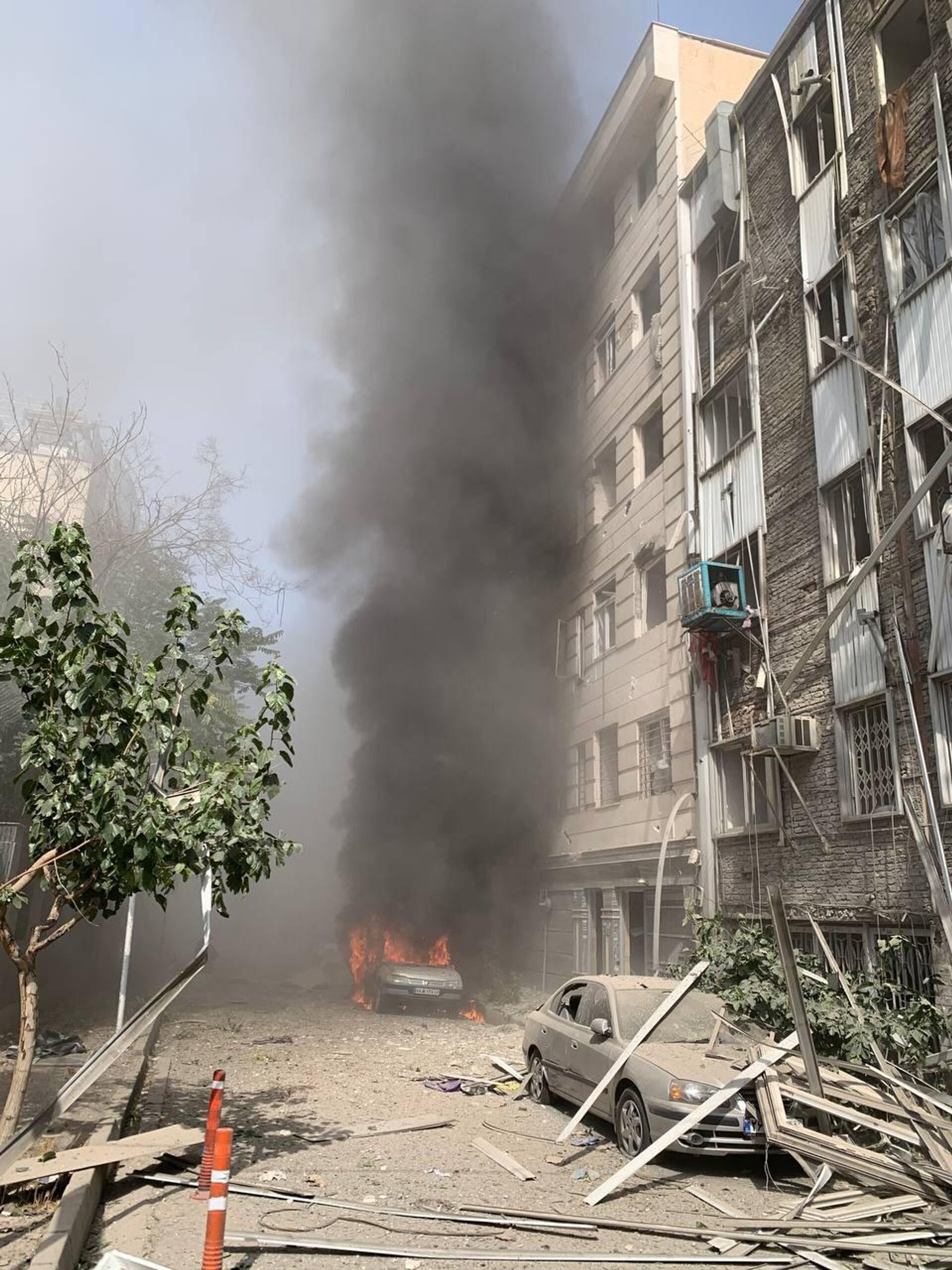 Explosion Rocks Tehran's Valiasr Street, Local Media Report - Sputnik Africa, 1920, 15.06.2025