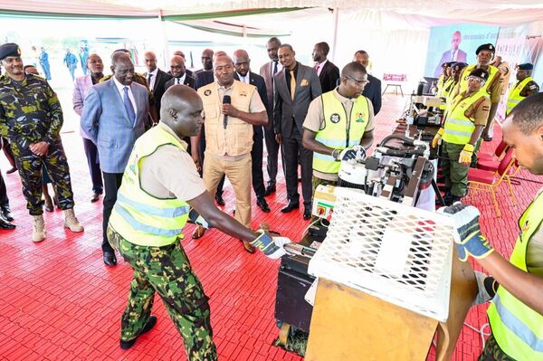 Kenya Destroys 6,000+ Illegal Firearms, Ruto Vows Police Reform & Regional Security Push Kenya Destroys 6,000+ Illegal Firearms, Ruto Vows Police Reform & Regional Security Push - Sputnik Africa