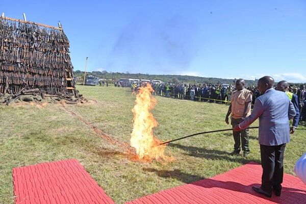 Kenya Destroys 6,000+ Illegal Firearms, Ruto Vows Police Reform & Regional Security Push Kenya Destroys 6,000+ Illegal Firearms, Ruto Vows Police Reform & Regional Security Push - Sputnik Africa