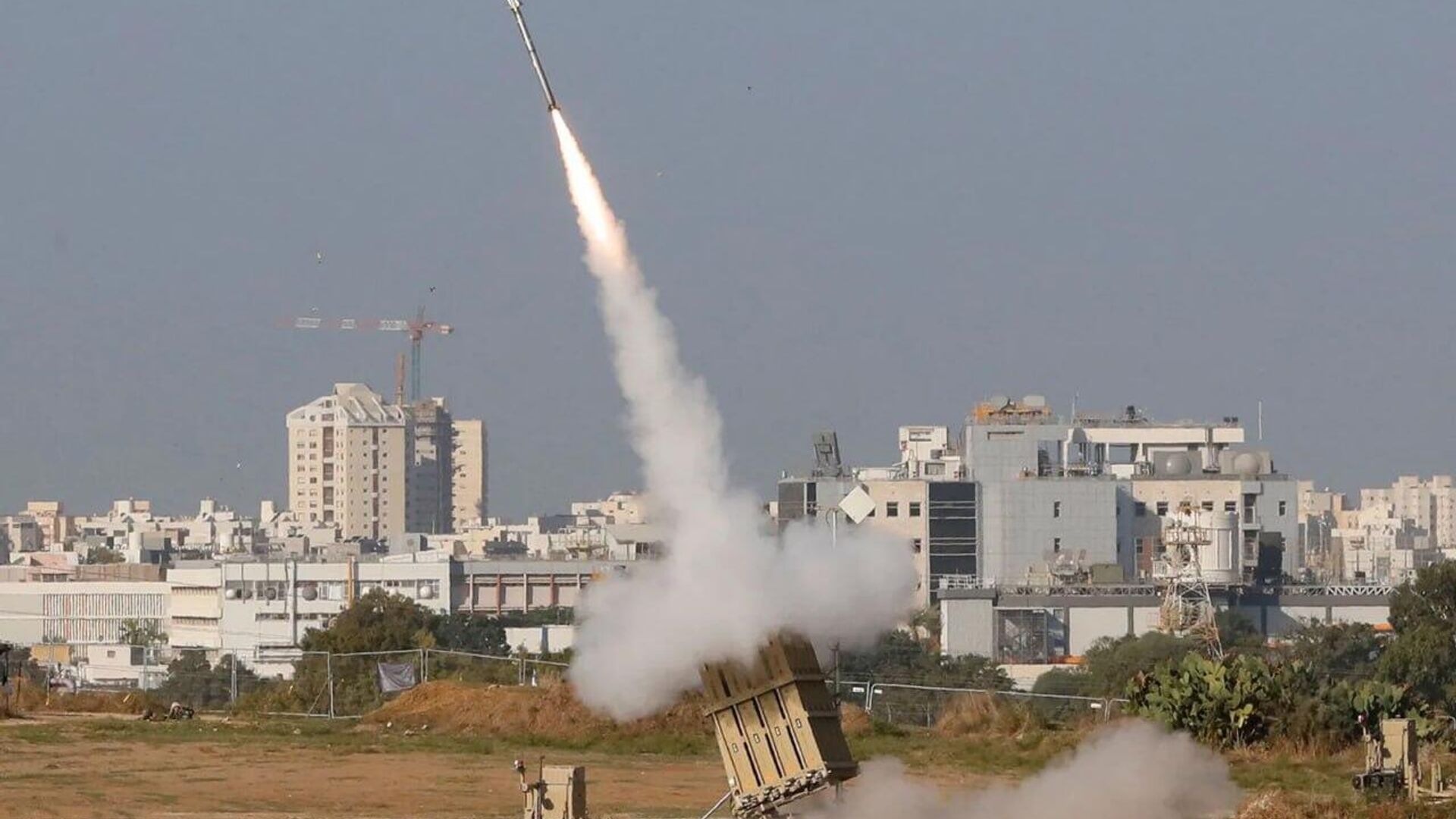 Israel strikes one of the buildings of Iran’s Ministry of Foreign Affairs Israel strikes one of the buildings of Iran’s Ministry of Foreign Affairs - Sputnik Africa, 1920, 15.06.2025