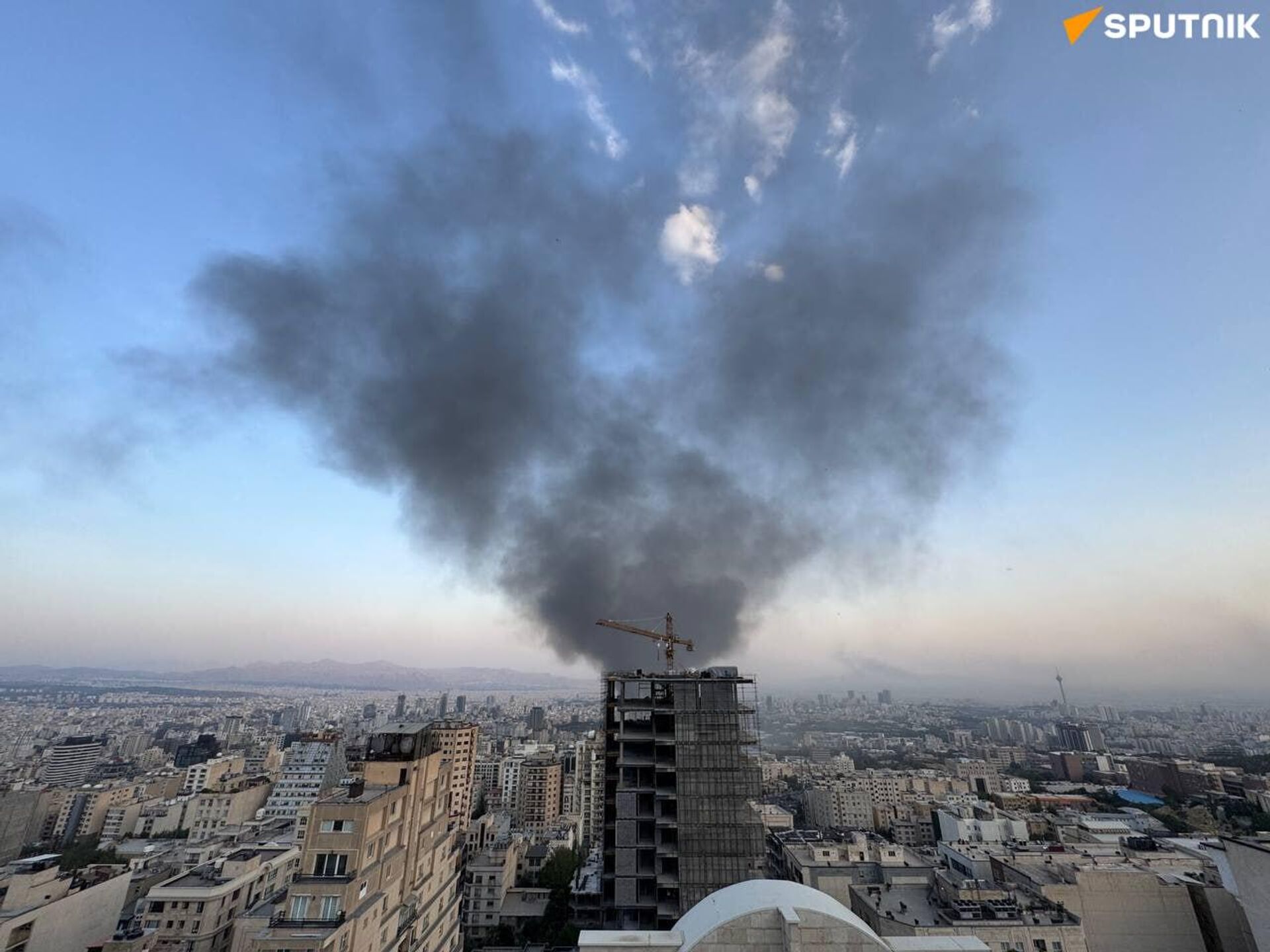 Sputnik Correspondent Footage of Israeli Attack on Iranian News Agency IRIB Building - Sputnik Africa, 1920, 16.06.2025