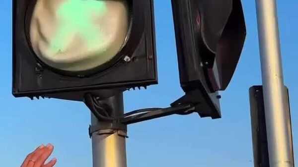 #viral | Traffic Lights Melt Under Scorching Sun in Northern Kazakhstan - Sputnik Africa