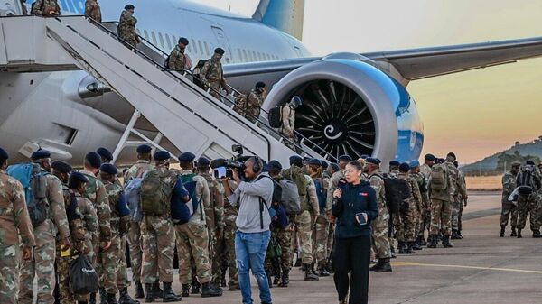 Retour triomphal des soldats sud-africains après leur mission en RDC - Sputnik Afrique