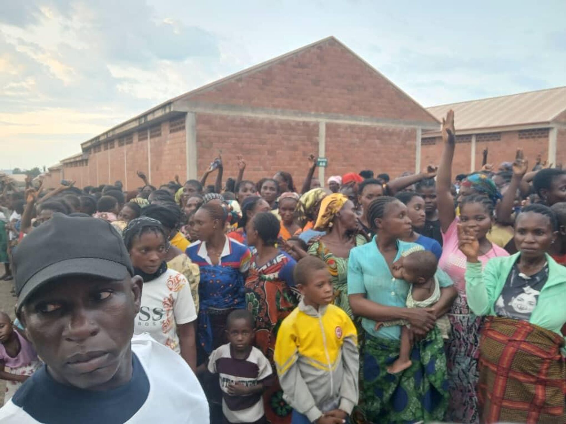 Over 6,500 Flee Homes Amid Deadly Violence in Nigeria – Emergency Authority Over 6,500 Flee Homes Amid Deadly Violence in Nigeria – Emergency Authority - Sputnik Africa, 1920, 16.06.2025
