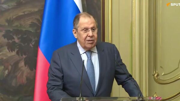 Russian FM Lavrov holds press briefing after talks with his Indonesian counterpart Sugiono in Moscow - Sputnik Africa