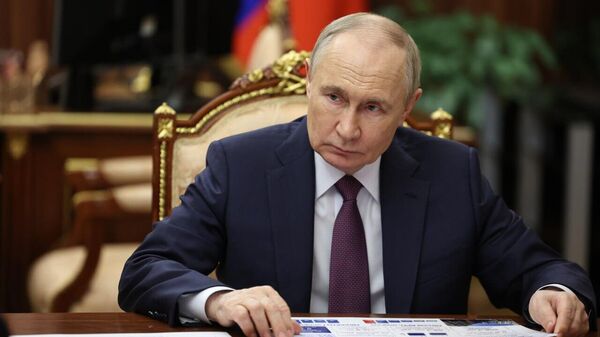 Putin will discuss the development of bilateral relations with South Africa's Vice President Paul Mashatile on Thursday in St - Sputnik Africa