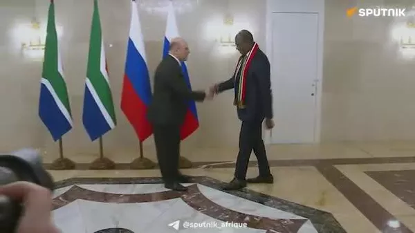 ▶ Nous souhaitons renforcer nos relations commerciales avec la Russie, et c'est la raison pour laquelle nous sommes ici - Sputnik Afrique