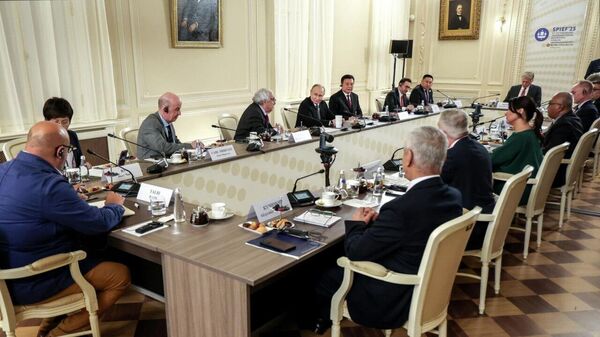 Putin confirms Russia is ready to hand over another 3,000 bodies of Ukrainian soldiers to Kiev - Sputnik Africa