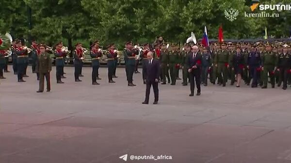 Putin laid a wreath at the Tomb of the Unknown Soldier on the Day of Remembrance and Sorrow, Sputnik correspondent reports - Sputnik Africa