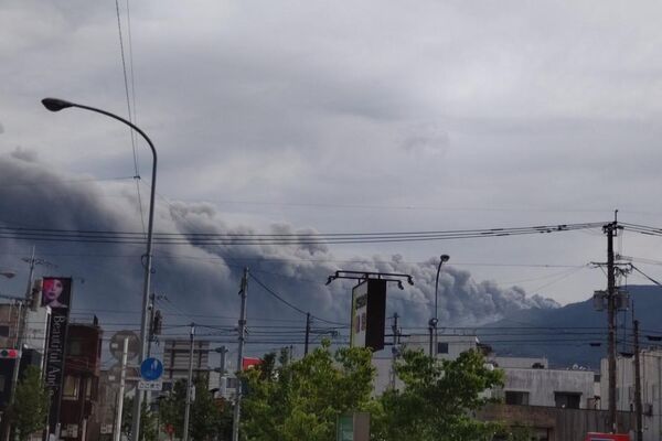 #viral | Shinmoedake Volcano Erupts in Southwestern Japan for First Time Since June 2018 #viral | Shinmoedake Volcano Erupts in Southwestern Japan for First Time Since June 2018 - Sputnik Africa