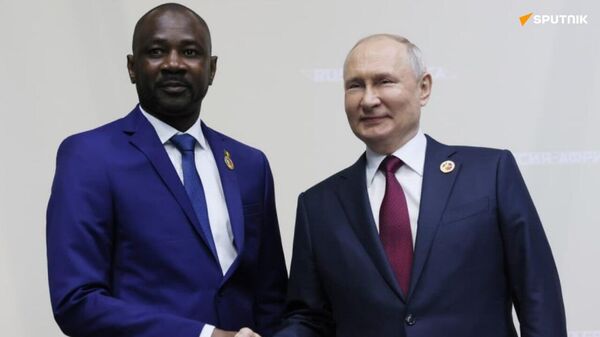 Poutine s'entretient avec le Président de transition malienne Assimi Goïta - Sputnik Afrique