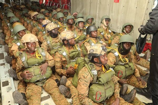 2025 Parachute Jump Campaign in Burkina Faso: Firsthand Experience 2025 Parachute Jump Campaign in Burkina Faso: Firsthand Experience - Sputnik Africa
