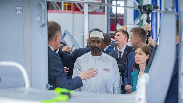 Visite de Goïta en Russie: son objectif était de s’inspirer concrètement de l’expérience russe, selon le ministre malien de la Défense - Sputnik Afrique