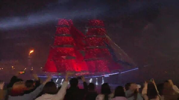 #viral | Snow-White Brig Russia Under Scarlet Sails Sailed Away to Unprecedented Beauty of Fireworks - Sputnik Africa