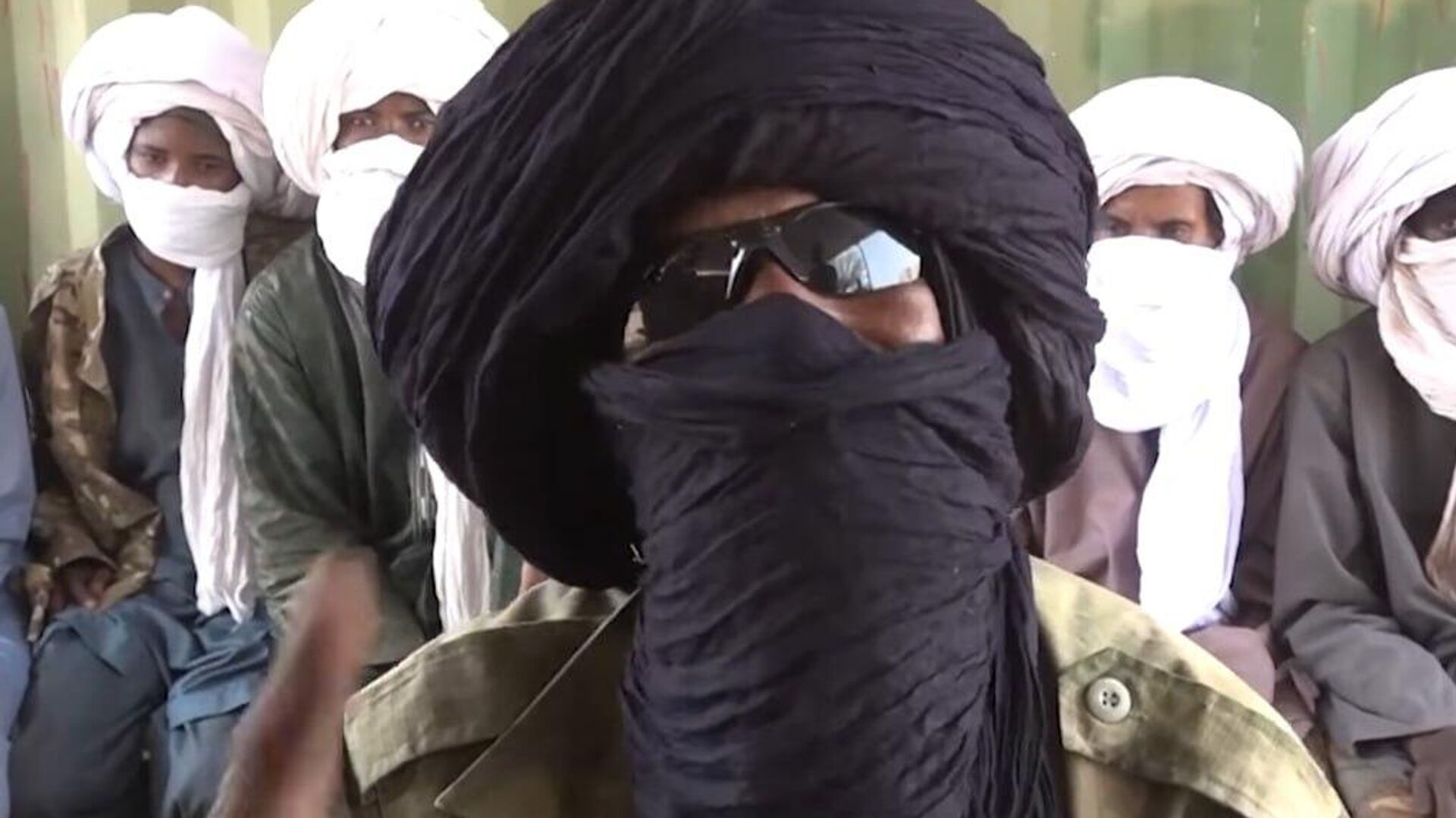 Senior Terrorist Commander and Ten Fighters Surrender to Malian Armed Forces Senior Terrorist Commander and Ten Fighters Surrender to Malian Armed Forces - Sputnik Africa, 1920, 30.06.2025