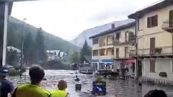 #viral | Severe Flooding in the Italian Town of Bardonecchia Leads to Casualties - Sputnik Africa