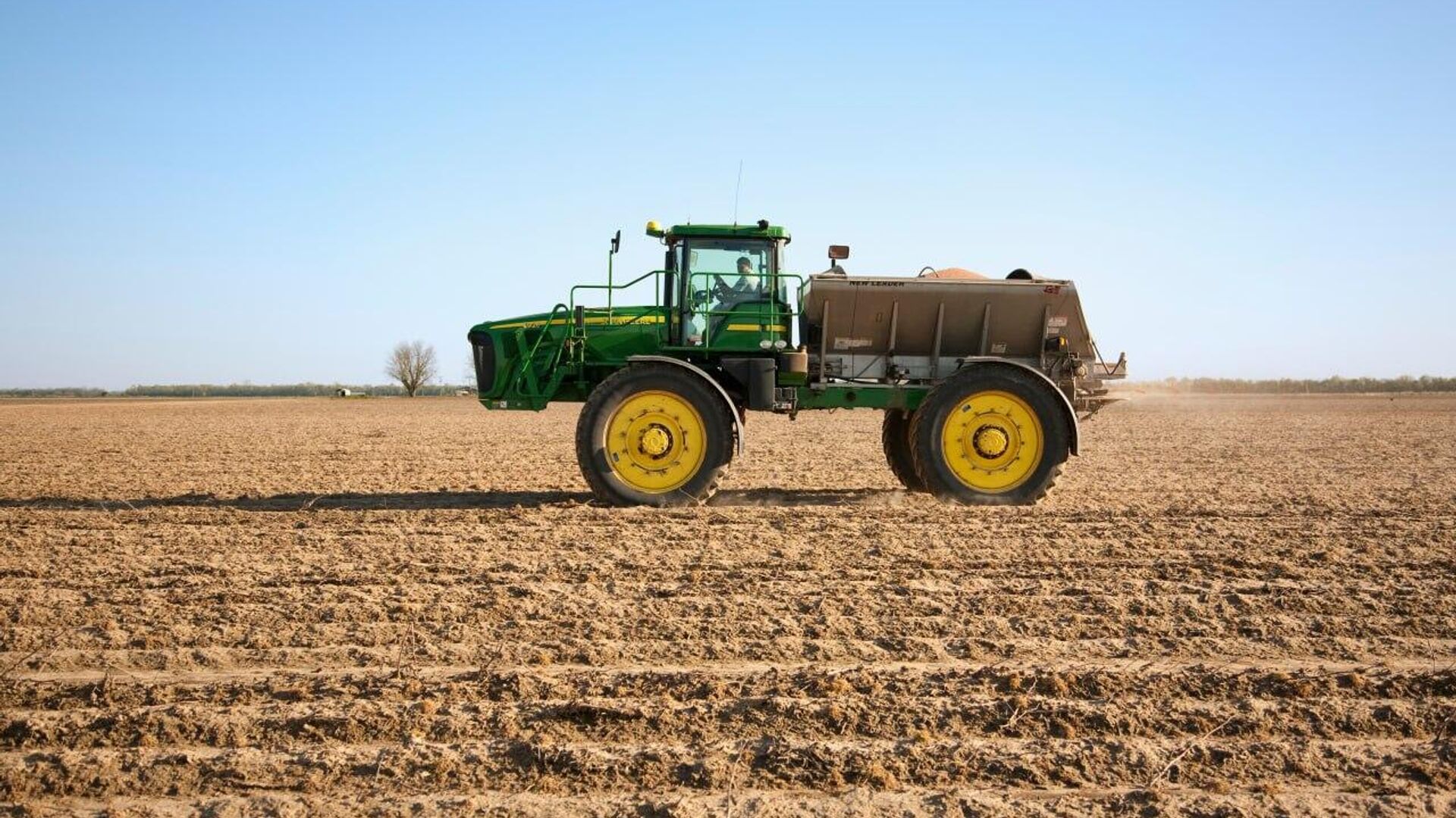 Russian Chemical Holding Has Supplied 4 Million Tonnes of Fertilizers to BRICS Countries in 2024 Russian Chemical Holding Has Supplied 4 Million Tonnes of Fertilizers to BRICS Countries in 2024 - Sputnik Africa, 1920, 04.07.2025