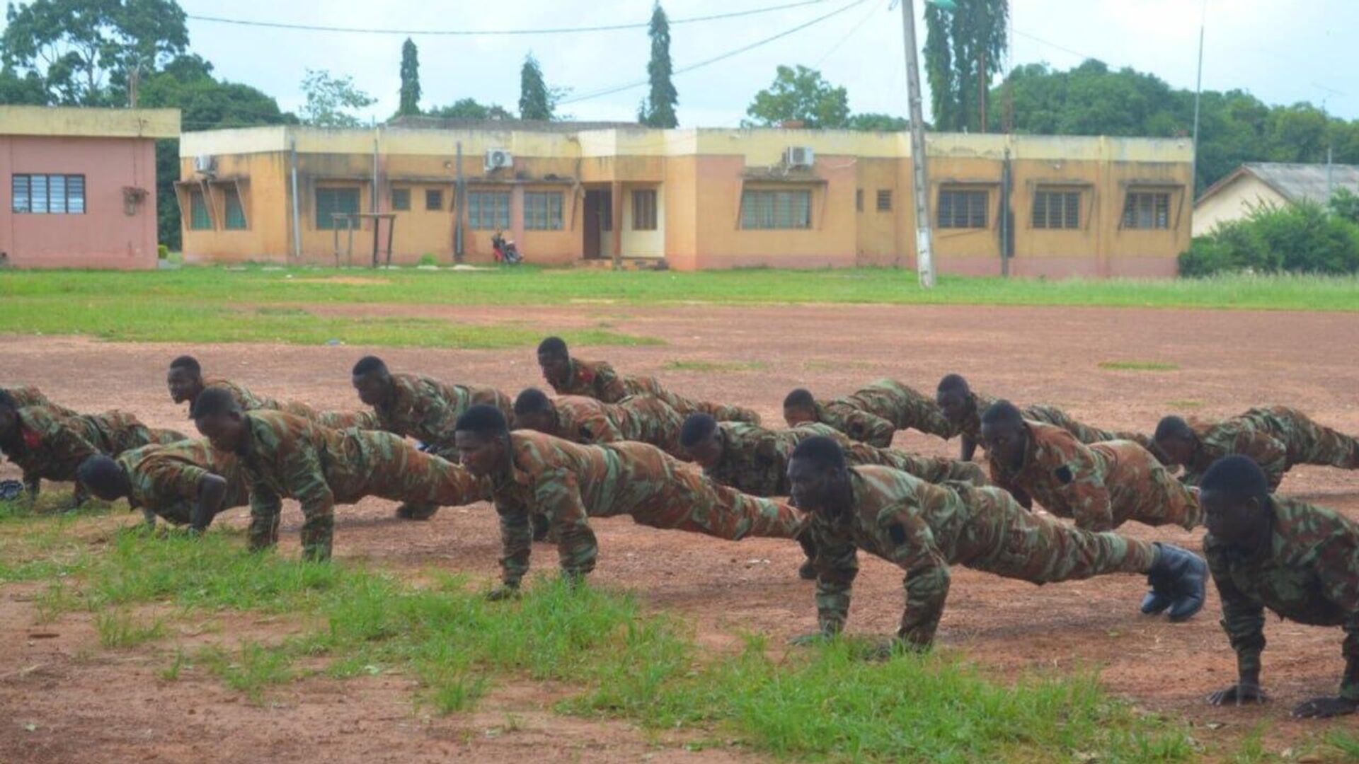 Le Bénin a lancé son exercice antiterroriste Bouclier Le Bénin a lancé son exercice antiterroriste Bouclier - Sputnik Afrique, 1920, 05.07.2025
