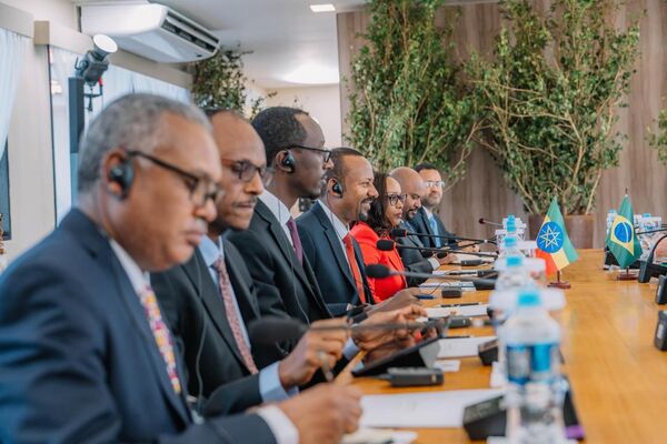 En amont du 17ᵉ sommet des BRICS à Rio, le PM éthiopien Abiy Ahmed s’entretient avec le Président Lula En amont du 17ᵉ sommet des BRICS à Rio, le PM éthiopien Abiy Ahmed s’entretient avec le Président Lula - Sputnik Afrique