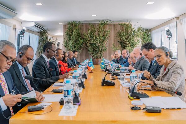 En amont du 17ᵉ sommet des BRICS à Rio, le PM éthiopien Abiy Ahmed s’entretient avec le Président Lula En amont du 17ᵉ sommet des BRICS à Rio, le PM éthiopien Abiy Ahmed s’entretient avec le Président Lula - Sputnik Afrique
