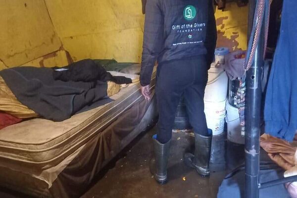 Heavy Flooding Displaces Nearly 4,000 in Cape Town, South Africa, Reports Say - Sputnik Africa