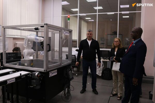 First Secretary of Zambian Embassy Visits Russian University's Unmanned Aerial Vehicles Center First Secretary of Zambian Embassy Visits Russian University's Unmanned Aerial Vehicles Center - Sputnik Africa