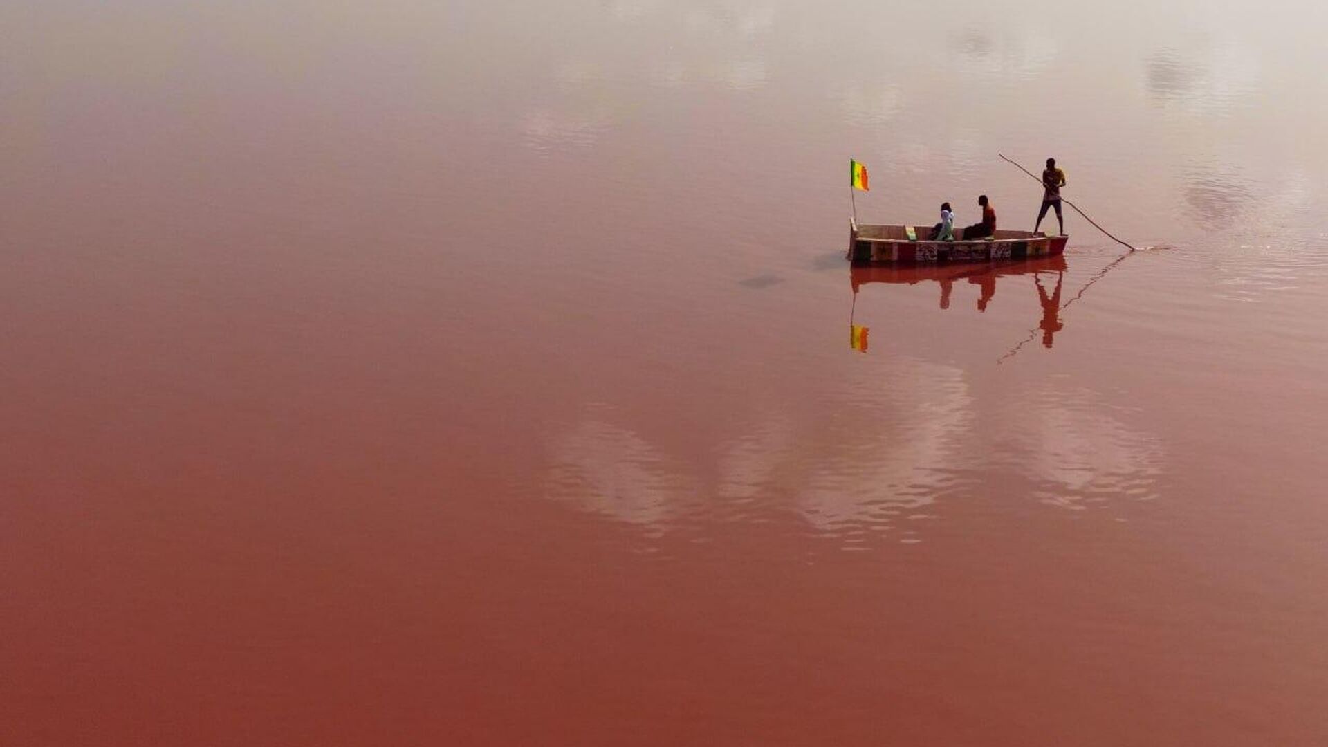 Senegal’s Pink Lake Returns to Its Famous Hue Senegal’s Pink Lake Returns to Its Famous Hue - Sputnik Africa, 1920, 09.07.2025