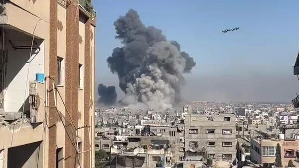 Heavy Israeli Airstrikes Target Eastern Gaza City, Palestinian Media Reports - Sputnik Africa