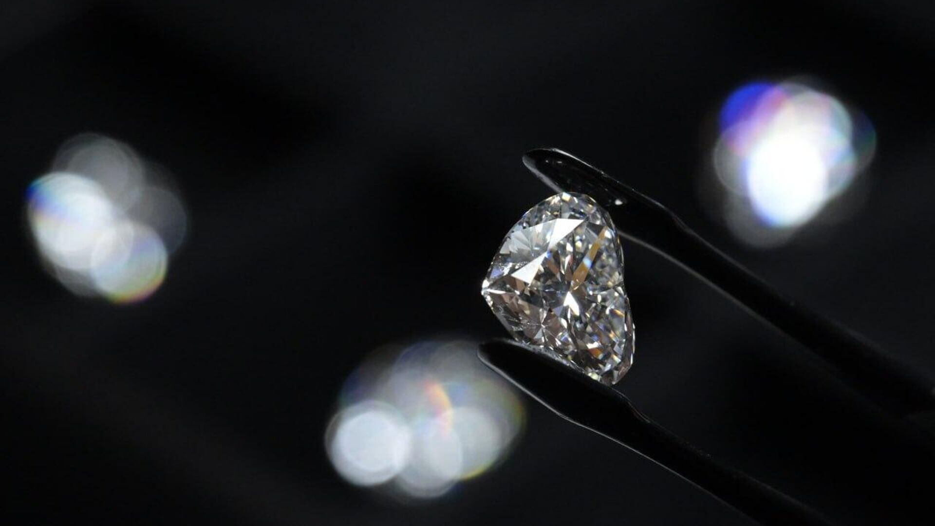 G7 Diamond Policy Contradicts Interests of Africa & Russia: Sierra Leone Mines Minister G7 Diamond Policy Contradicts Interests of Africa & Russia: Sierra Leone Mines Minister - Sputnik Africa, 1920, 10.07.2025