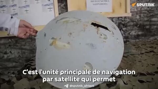 ▶ Des ingénieurs russes étudient les systèmes de navigation par satellite d'un bateau sans pilote ukrainien - Sputnik Afrique