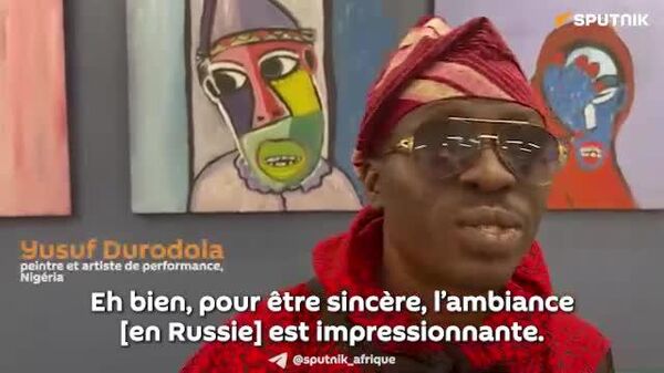 Un peintre et performeur nigérian impressionné par l'ambiance en Russie - Sputnik Afrique