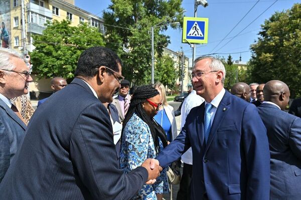 Delegation of Ambassadors From African Countries Arrives in Russia's Kaluga Region Delegation of Ambassadors From African Countries Arrives in Russia's Kaluga Region - Sputnik Africa