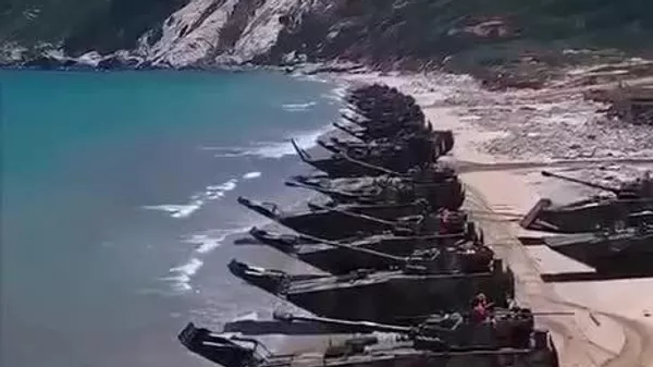 ▶ Images spectaculaires des exercices navals chinois juste de l'autre côté du détroit de Taiwan - Sputnik Afrique