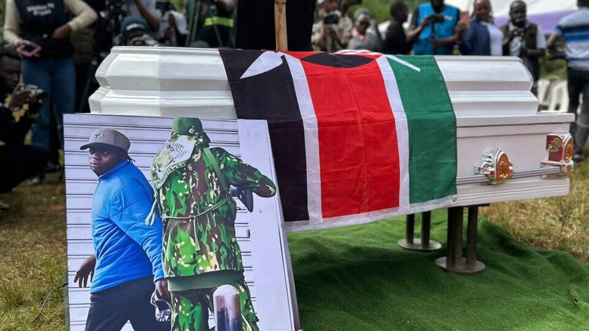 Kenyans Attend Boniface Kariuki’s Funeral Following His Close-Range Shooting by Police Kenyans Attend Boniface Kariuki’s Funeral Following His Close-Range Shooting by Police - Sputnik Africa, 1920, 11.07.2025