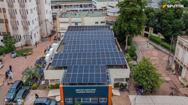 Un hôpital malien passe à l’énergie solaire - Sputnik Afrique